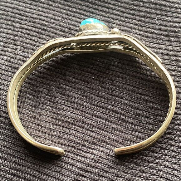 Vintage Navajo Sterling Silver Kingman Turquoise Cuff Bracelet. USA. Small. - Picture 9 of 13
